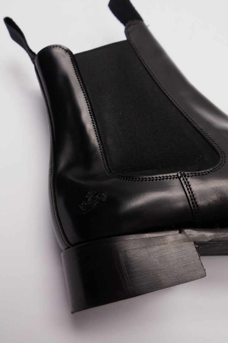 Silvia Chelsea Boots in Black