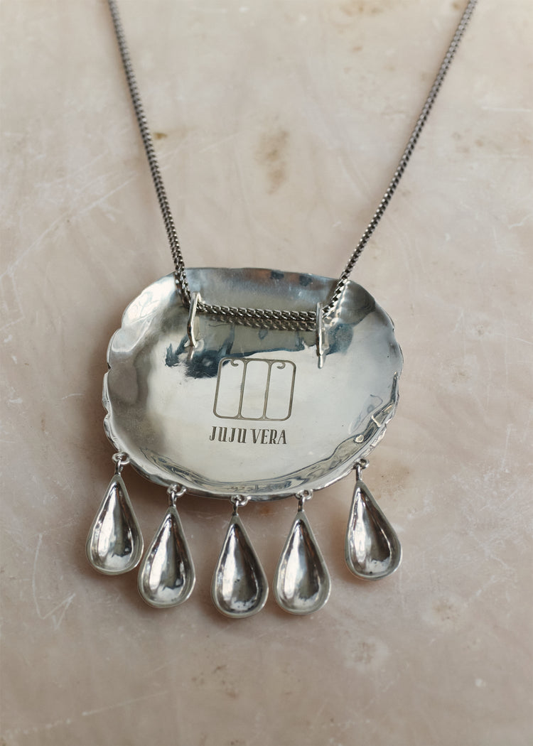 Petra Shell Necklace in Silver