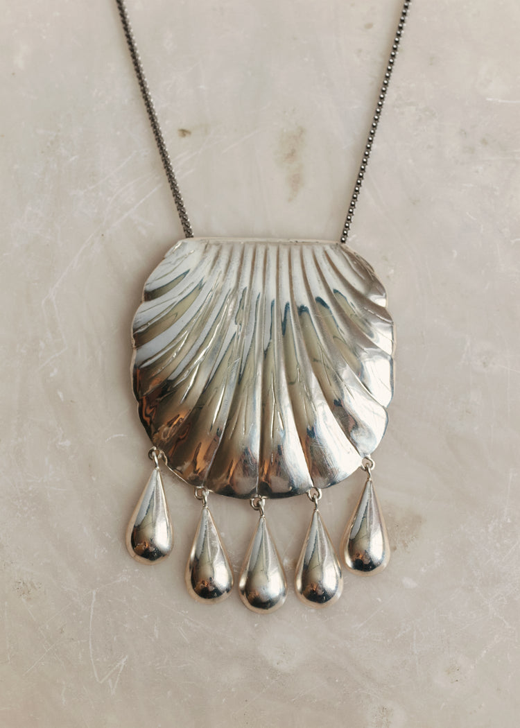 Petra Shell Necklace in Silver