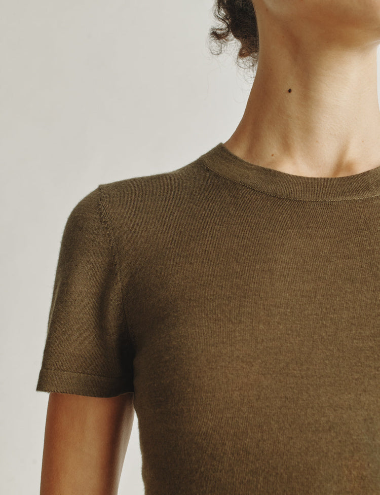 The T-Shirt in Cashmere and Silk in Army
