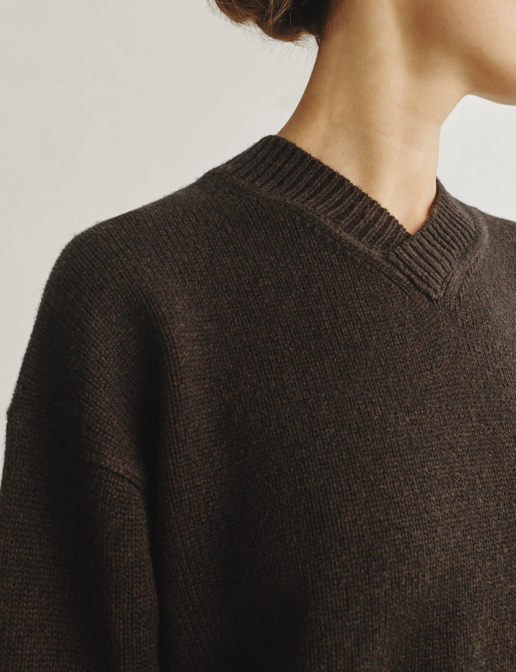 The Julian Sweater in Wool and Cashmere in Espresso
