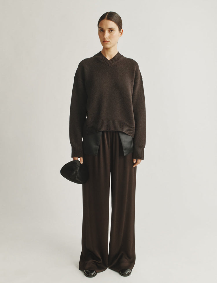 The Julian Sweater in Wool and Cashmere in Espresso