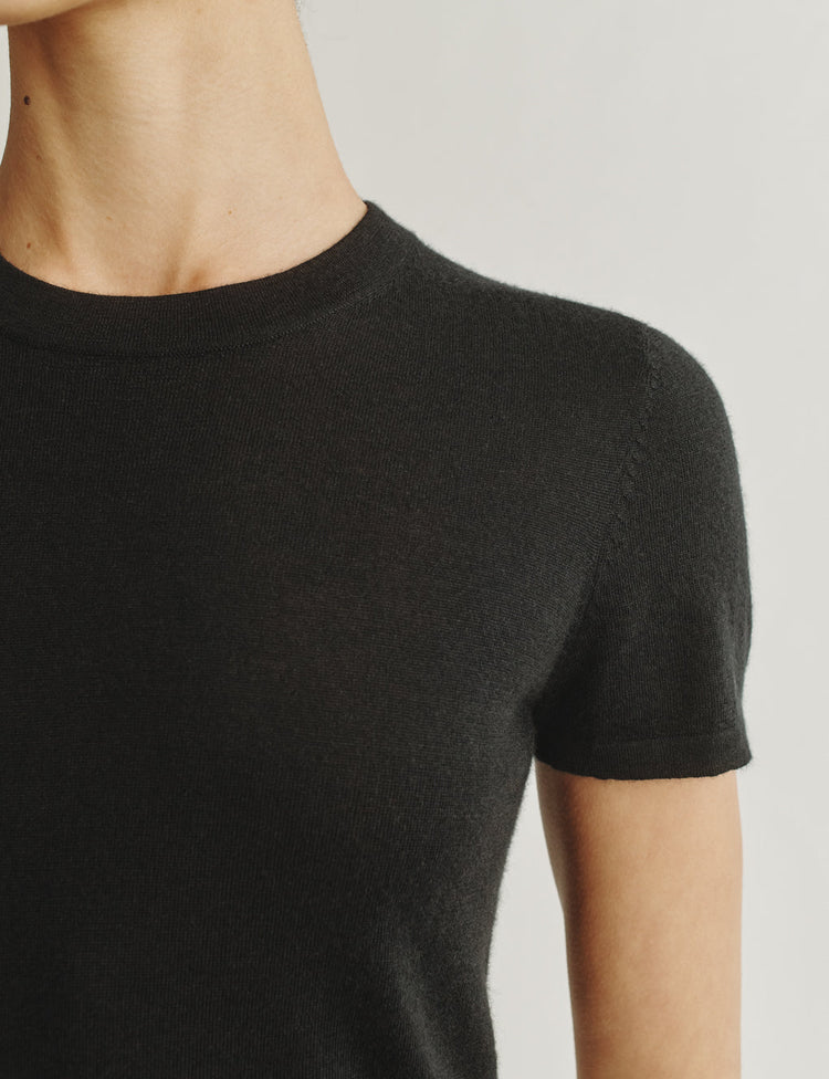 The T-Shirt in Cashmere and Silk in Black
