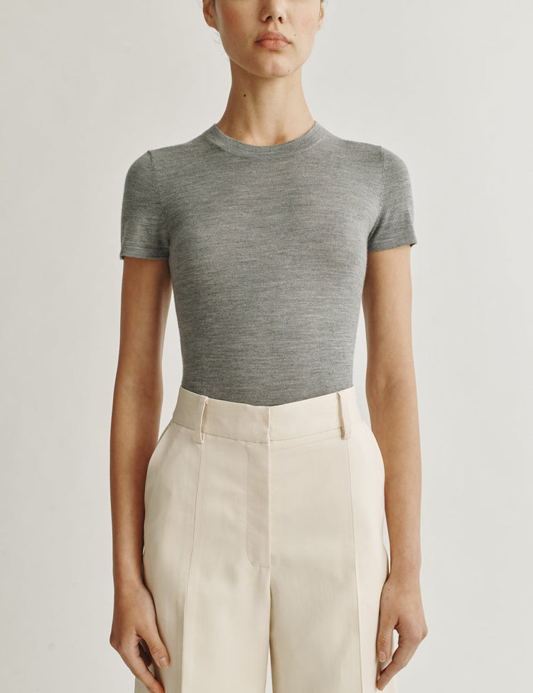 The T-Shirt in Cashmere and Silk in Dark Grey