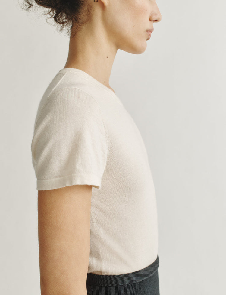 The T-Shirt in Cashmere and Silk in Ivory