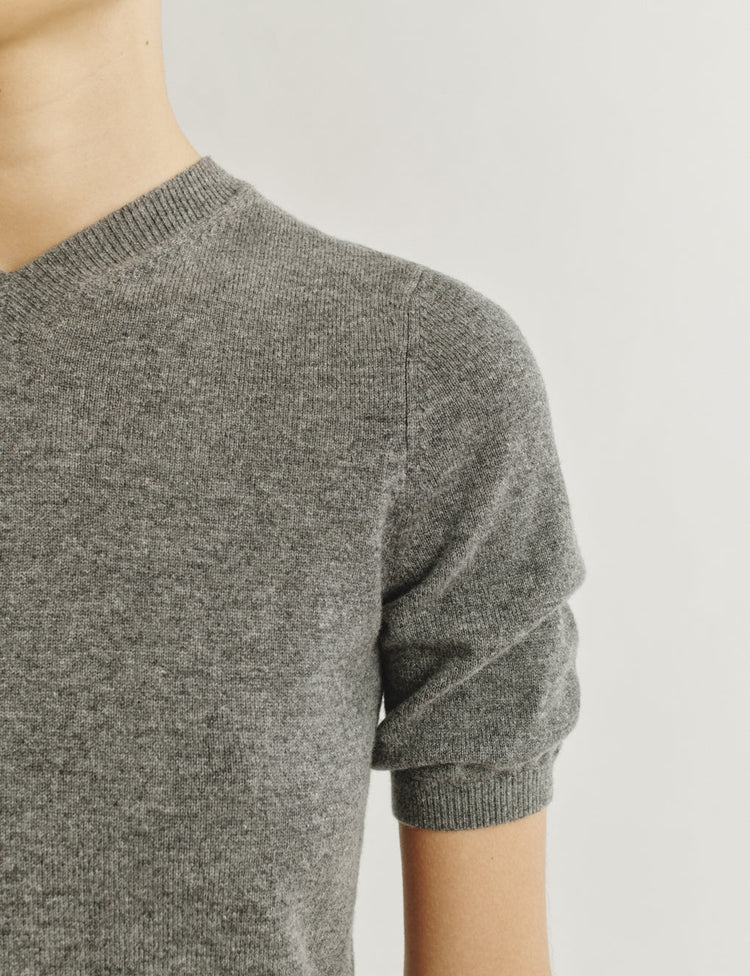 The Dez Sweater in Wool and Cashmere in Heather Grey