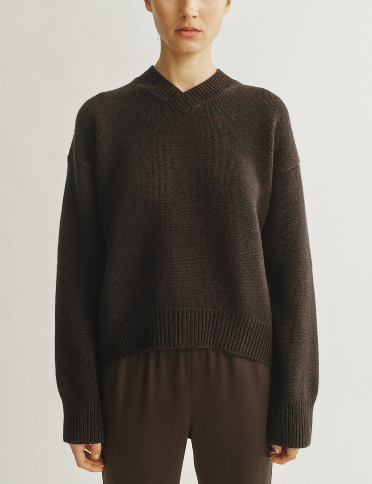 The Julian Sweater in Wool and Cashmere in Espresso