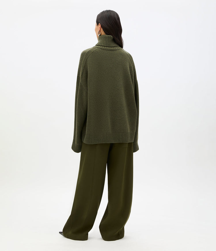 Cashmere Oversized Turtleneck in Moss