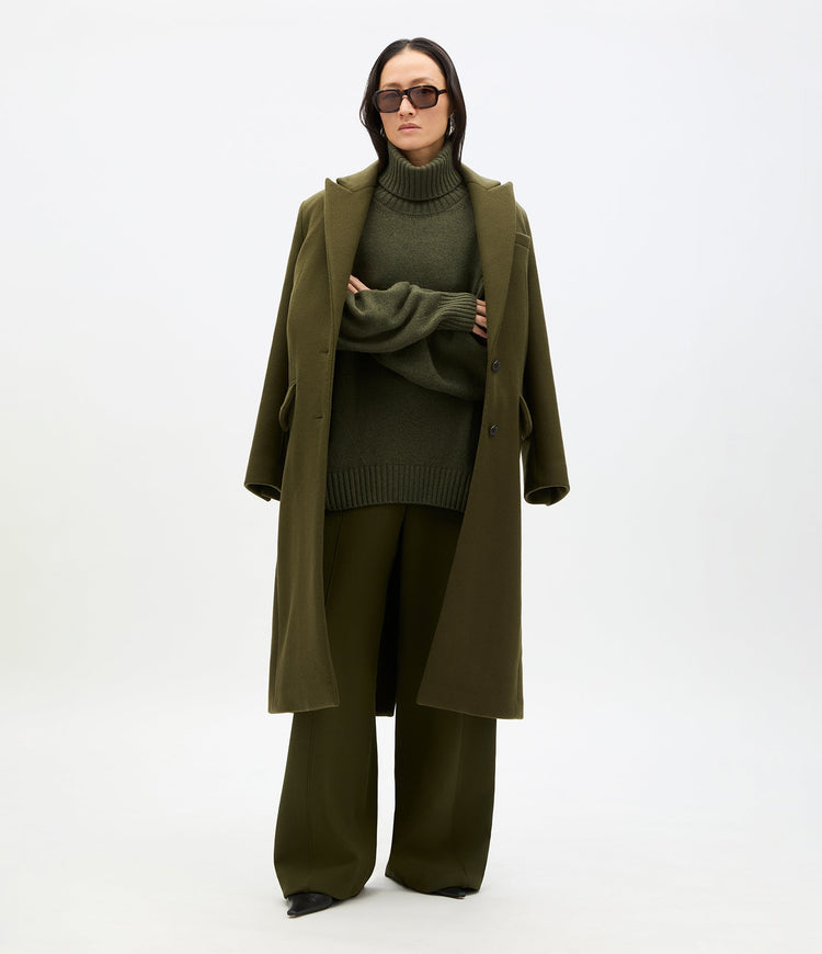 Cashmere Oversized Turtleneck in Moss