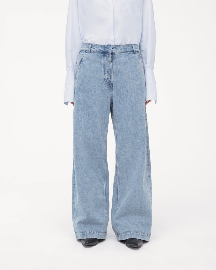 Boyfriend Denim Pant in Light Blue Wash
