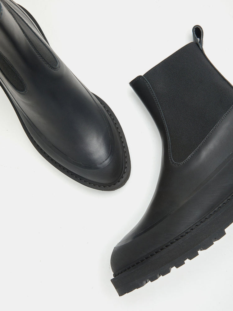 Chelsea Dolomite Boot in Black Leather