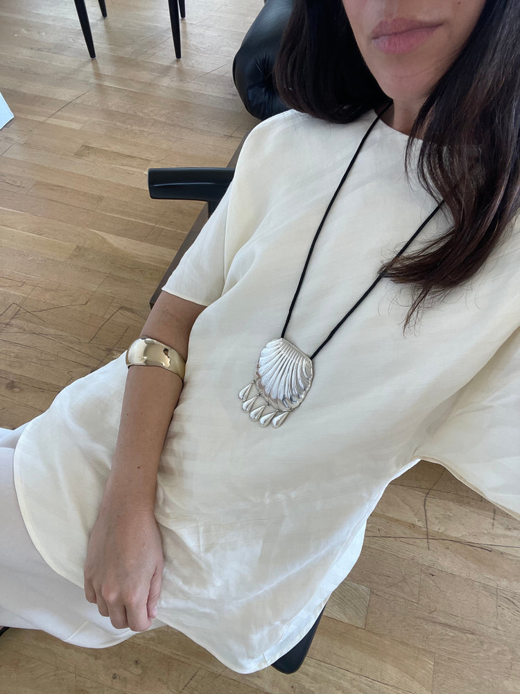 Petra Shell Necklace in Silver