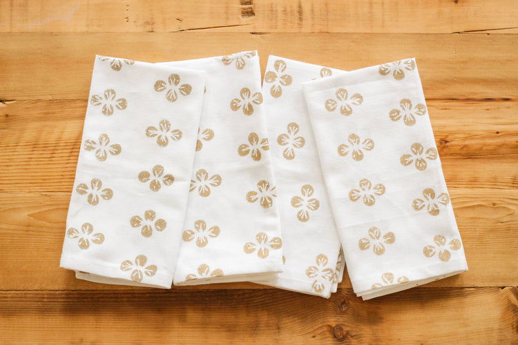 Vara Holiday Tablescape: Table Throw + Dinner Napkins Set