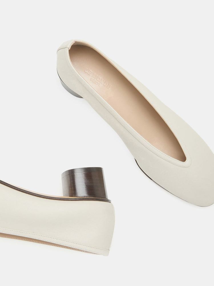 Luna Pump in Ecru Leather