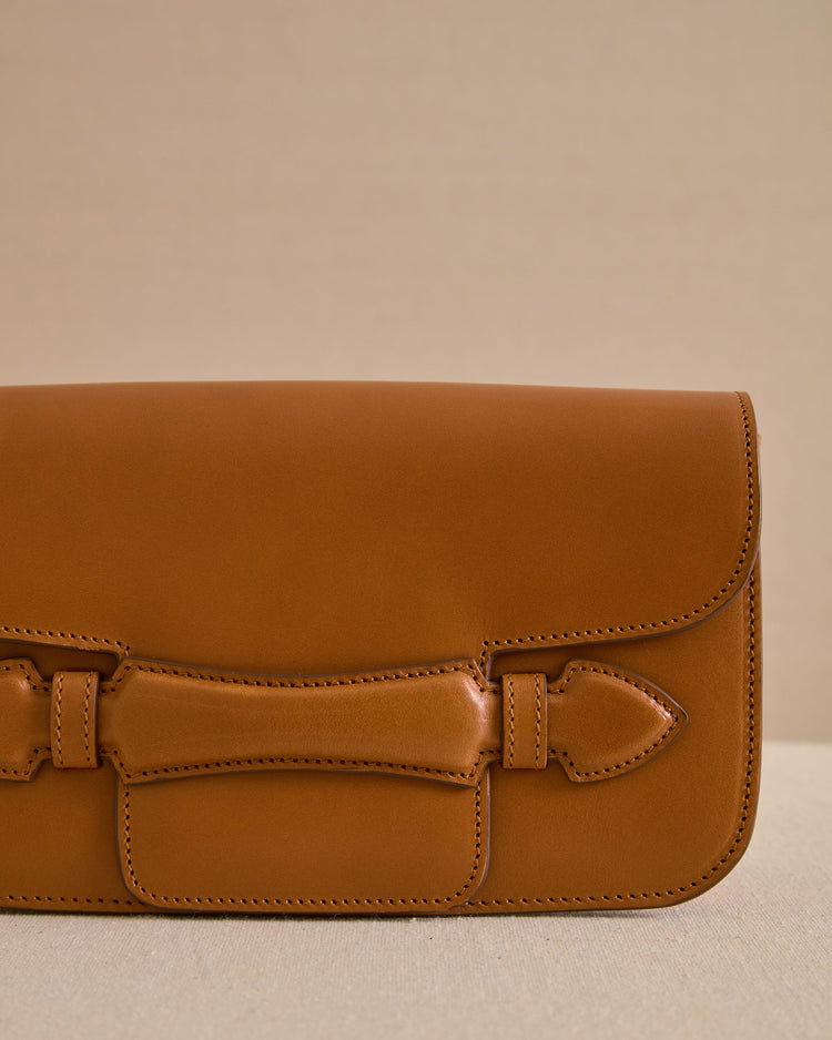 Romy Clutch in Vacchetta