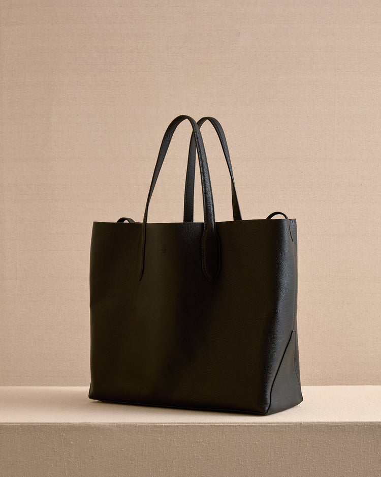 Eleanor 42 in Black Tumbled Grain