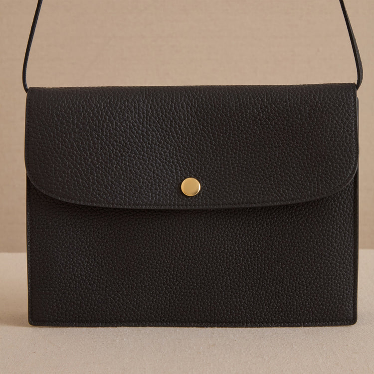 Skip Pouch in Tumbled Grain Black