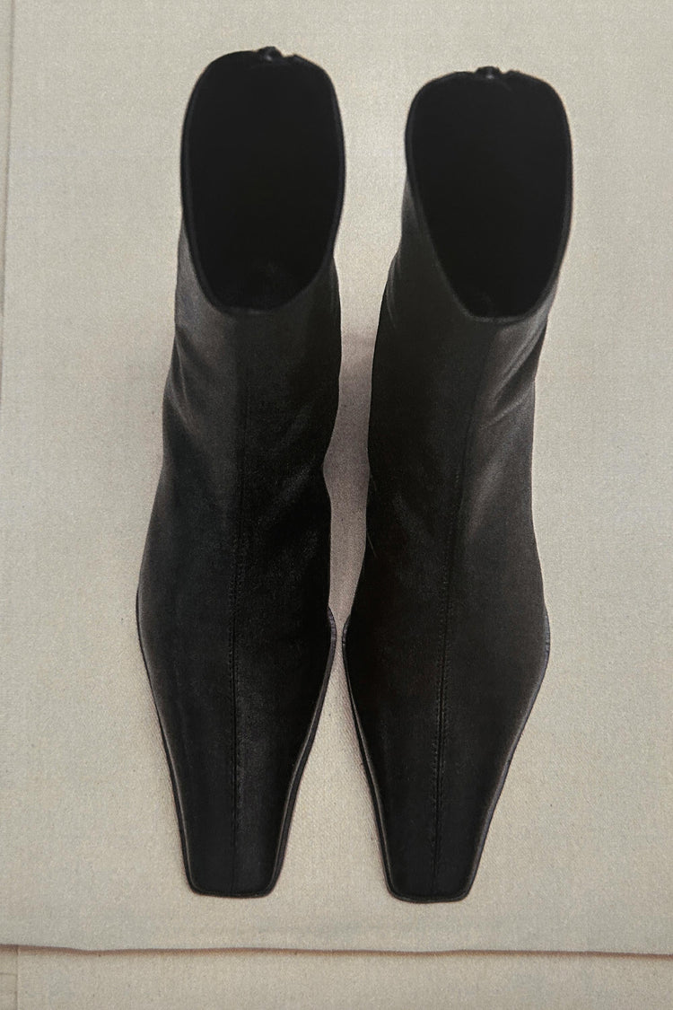 Minori Boot in Black Nappa