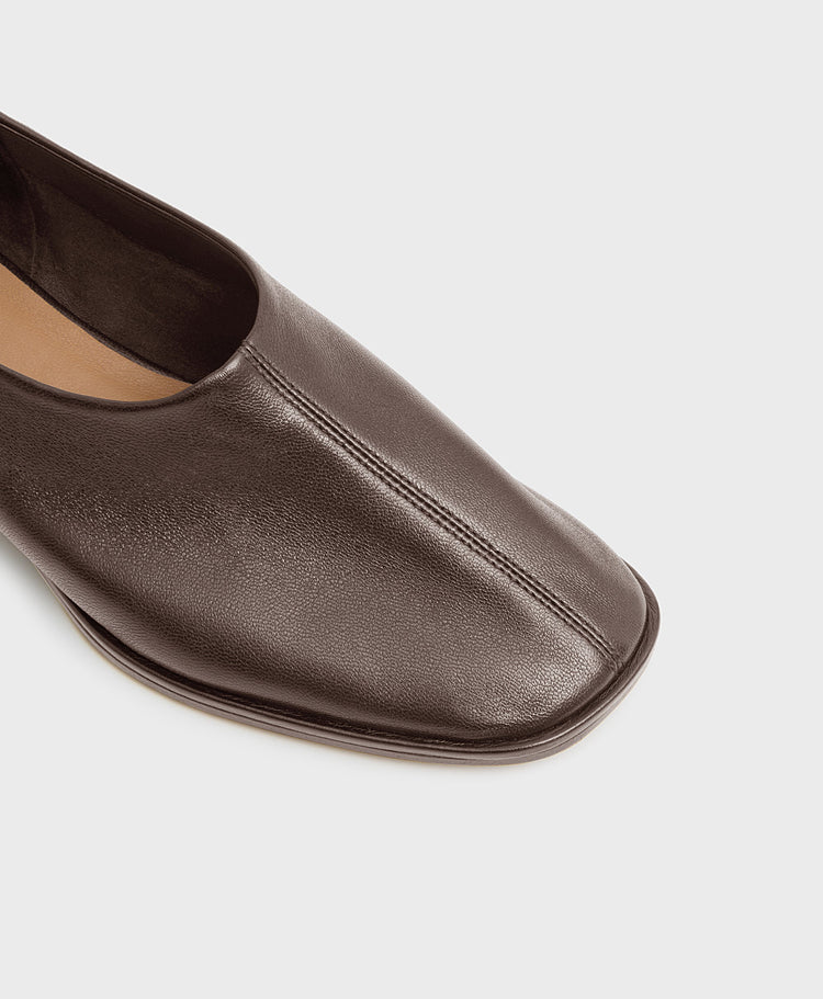 Glove Slip On in Chocolate