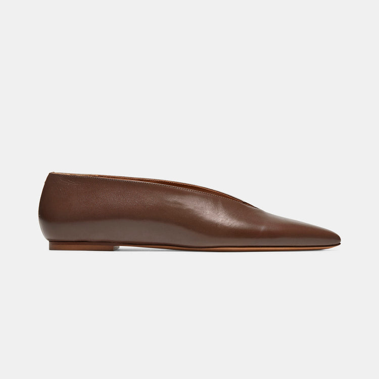 Pointy Flat in Chocolate Nappa