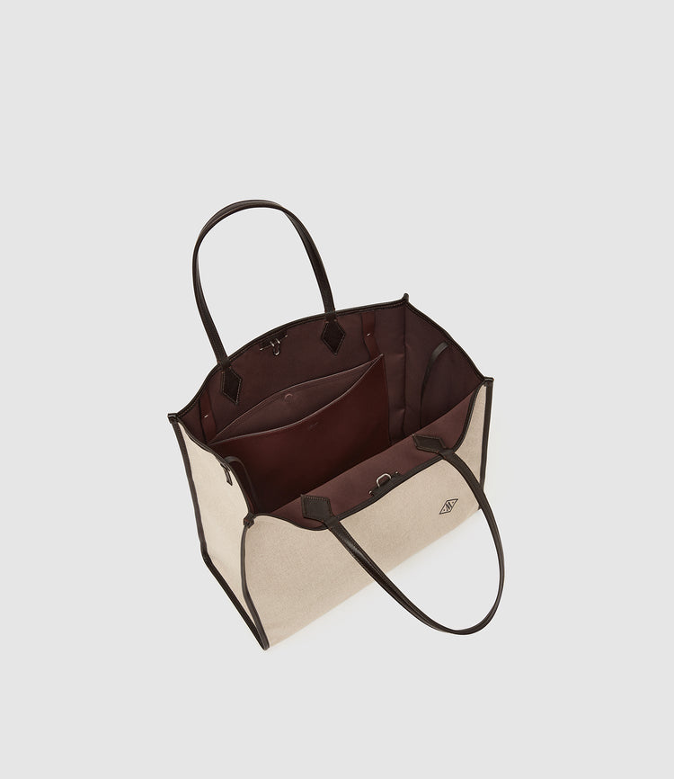 Chameleon 41 in Elvis and Natural Linen with Cacao