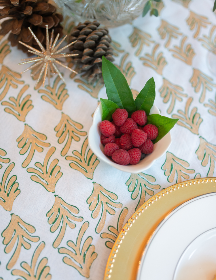 Table Throw in Palmetto, Evergreen & Gold