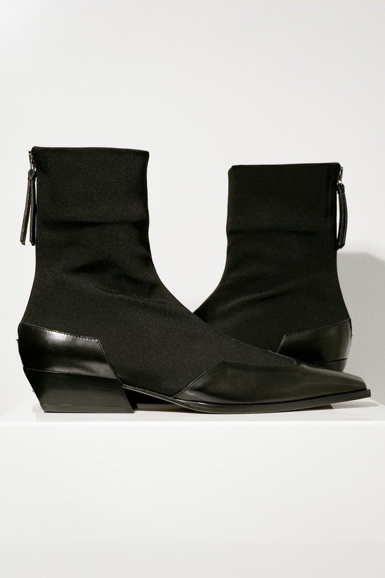 Western Minori in Black Grosgrain