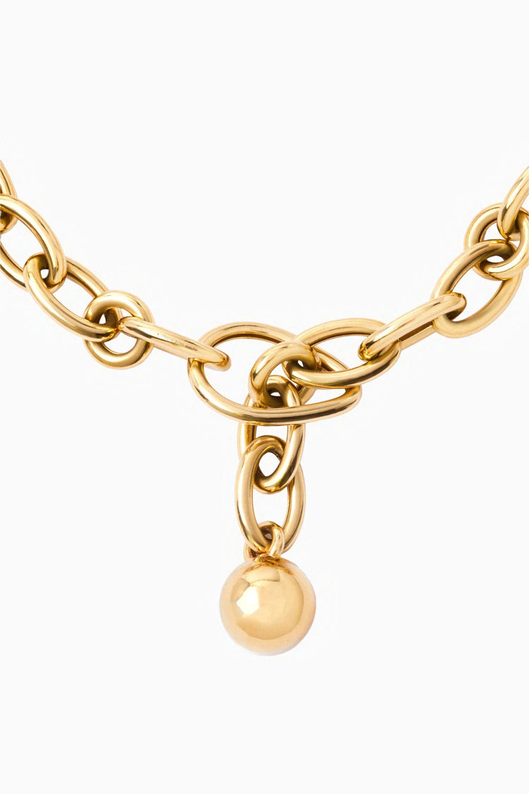 The Oval Sphere Chain