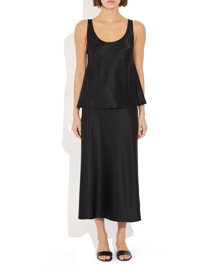 Karen Tank in Noir