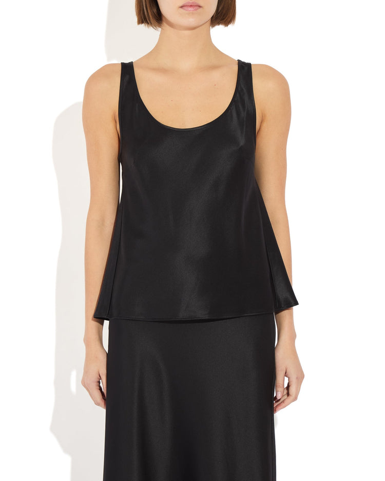 Karen Tank in Noir