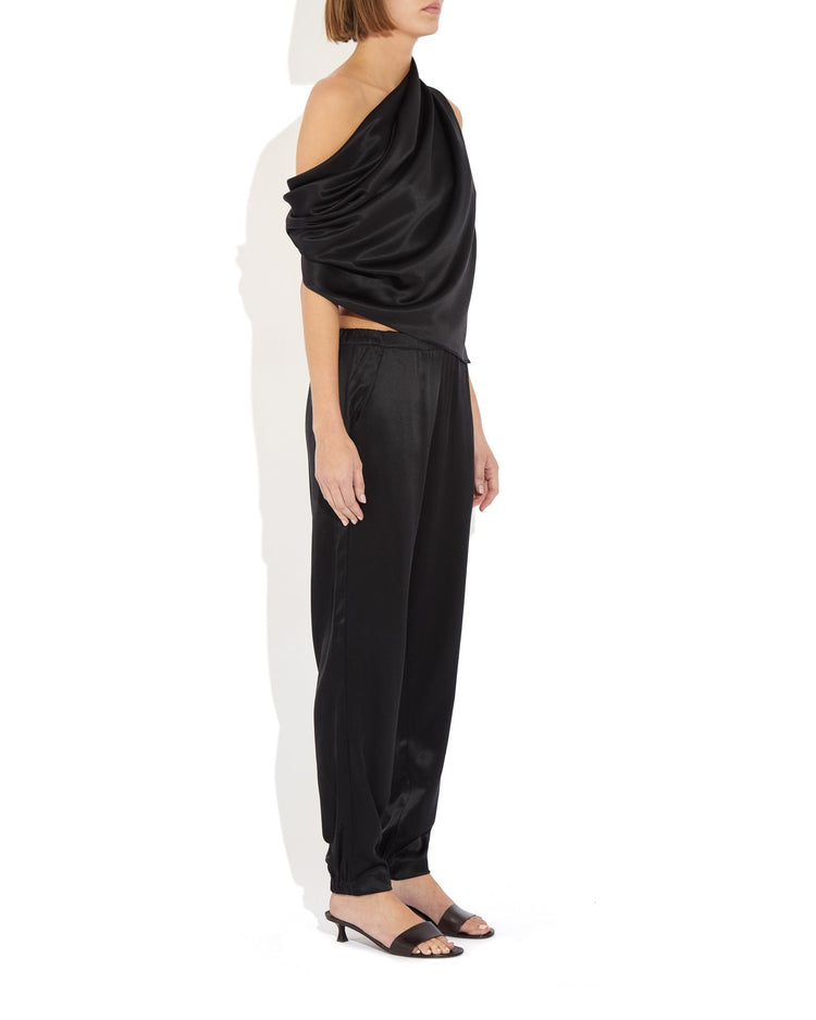 Rebecca Jogger in Noir