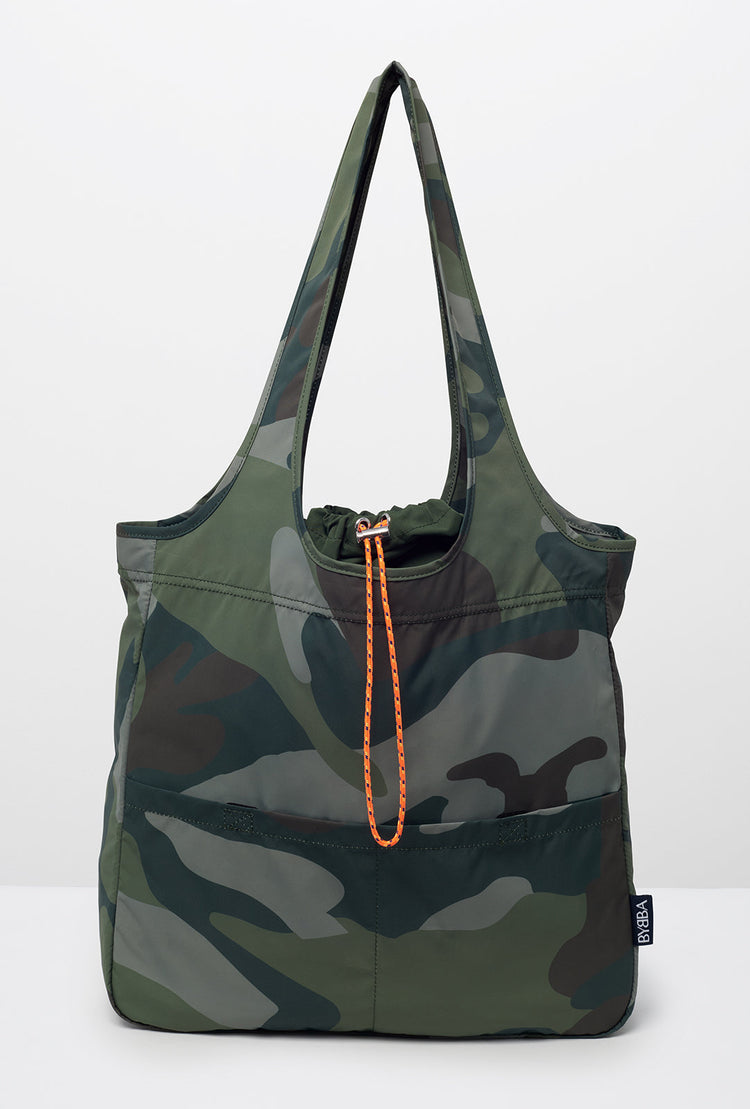 The Balos Tote in Jules Camo