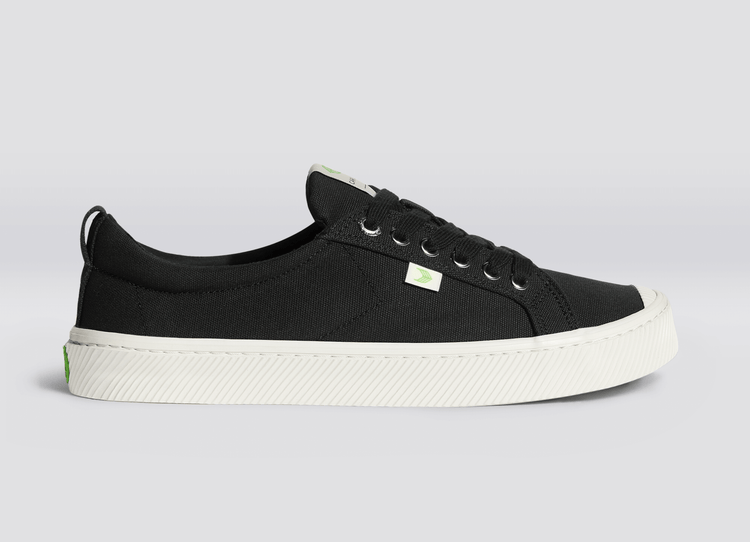 Women’s Oca Low-Top Black Canvas Sneaker