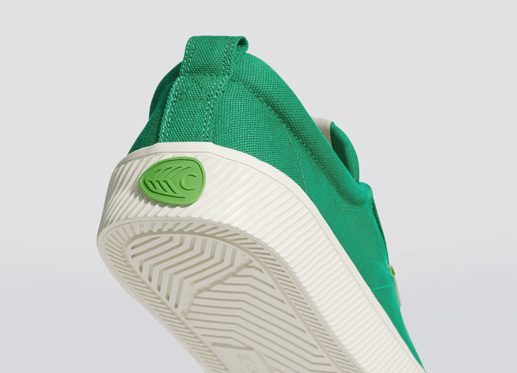 Women’s Oca Low-Top Green Canvas Sneaker