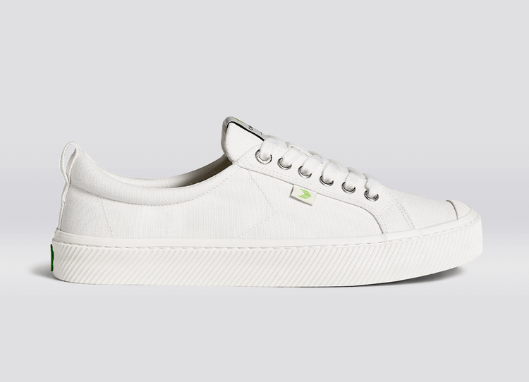 Men’s Oca Low-Top Off-White Canvas Sneaker