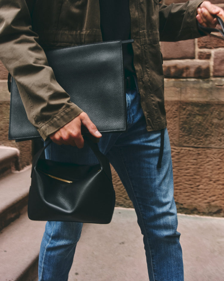 Harry 24 in Black Tumbled Grain