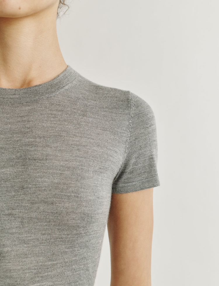 The T-Shirt in Cashmere and Silk in Dark Grey