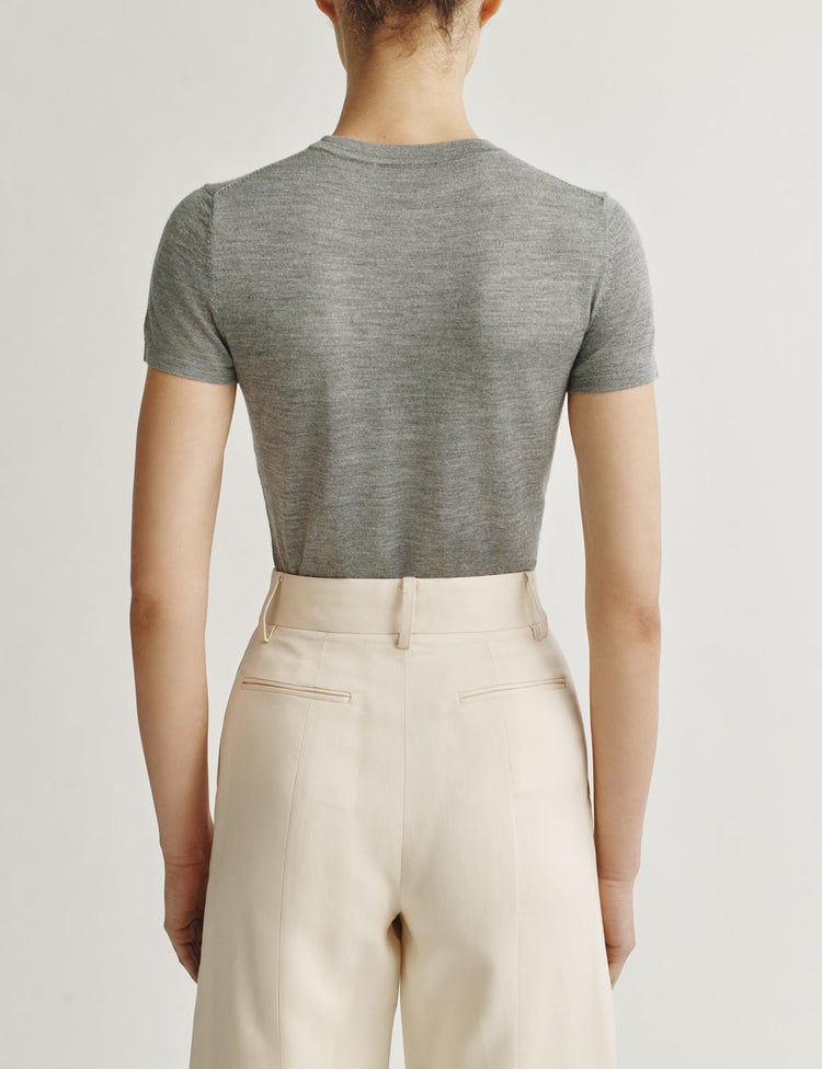 The T-Shirt in Cashmere and Silk in Dark Grey