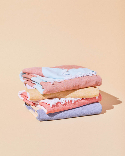 Feather Weight Towel Set