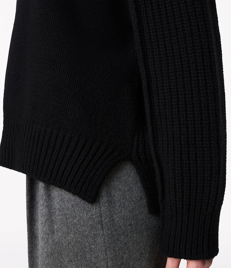 Cashmere Oversized Crew in Black