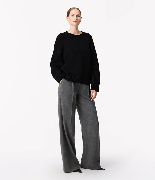 Cashmere Oversized Crew in Black