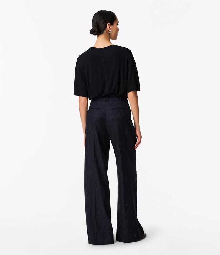 Twill Pleated Trouser in Navy/Chalk