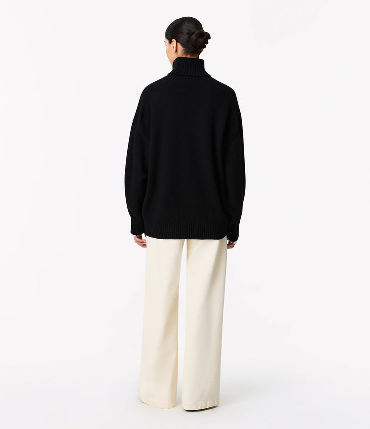 Cashmere Oversized Turtleneck in Black