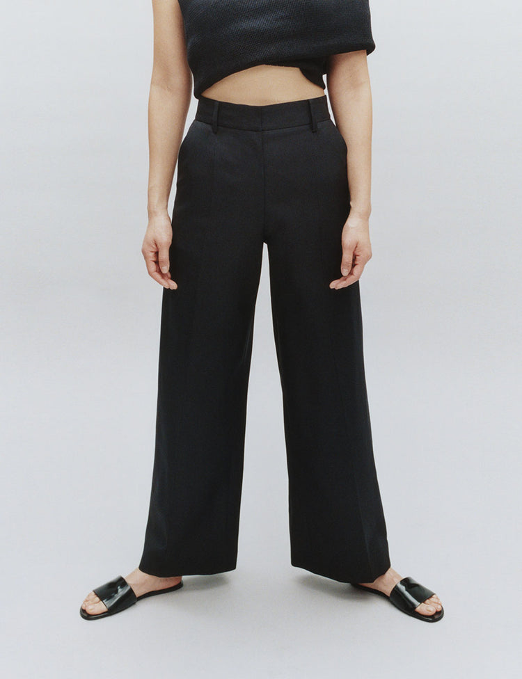 The Tailored Trousers in Wool Silk Suiting