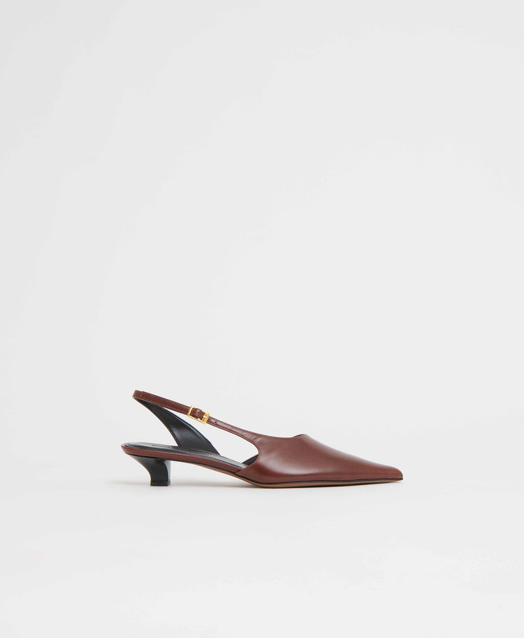 Anna Slingback in Sequoia