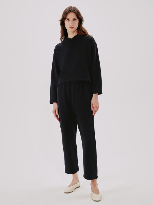 Cropped Hoodie in Black