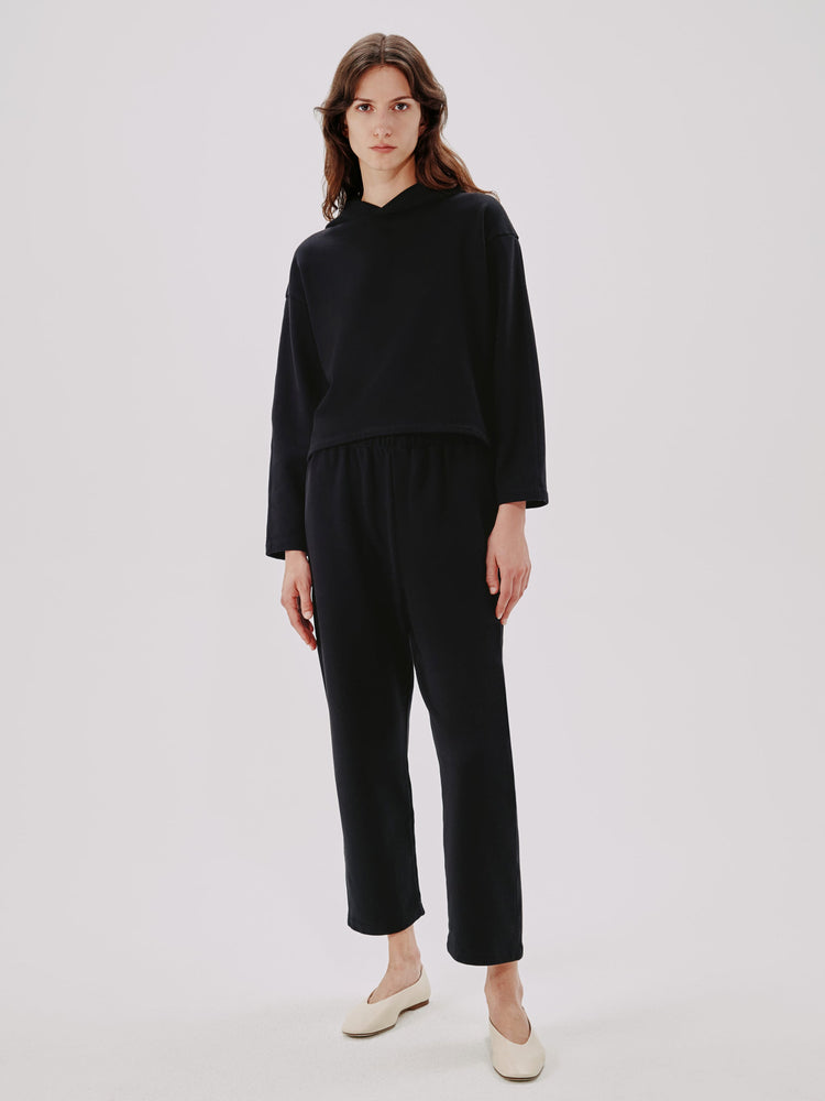 Cropped Hoodie in Black