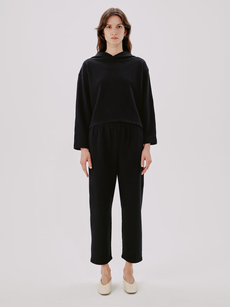 Cropped Hoodie in Black