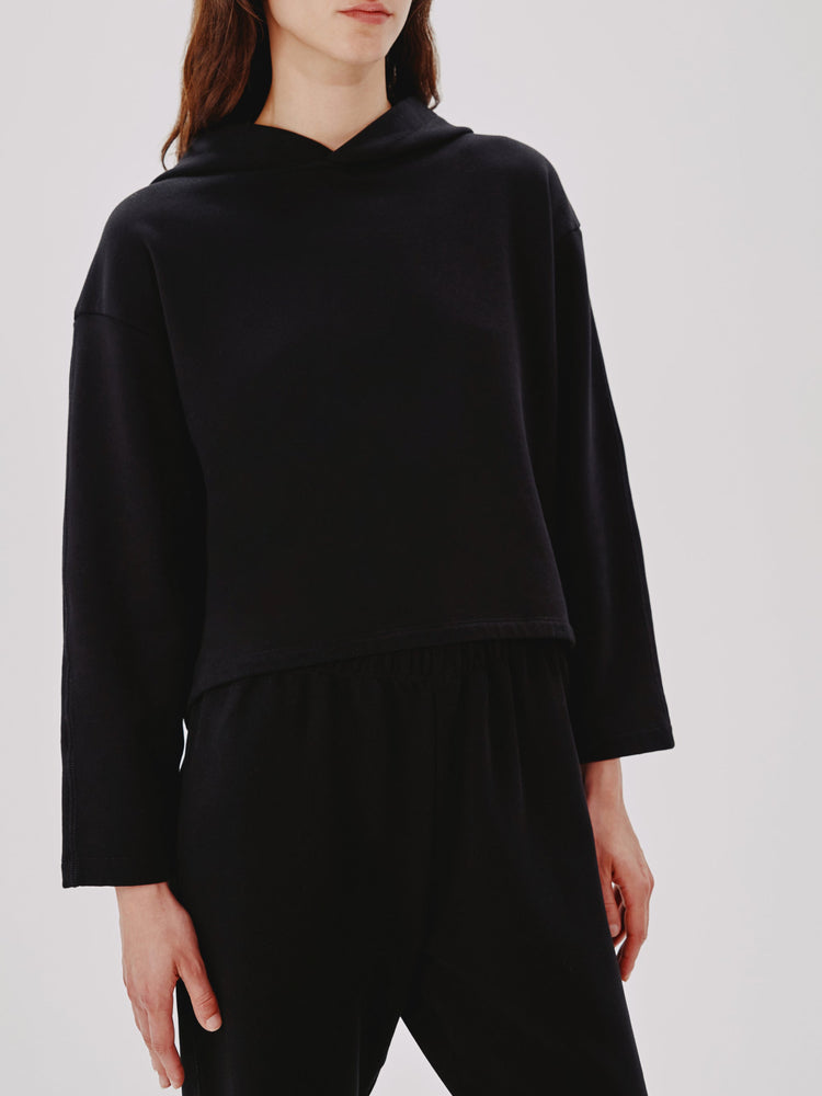 Cropped Hoodie in Black