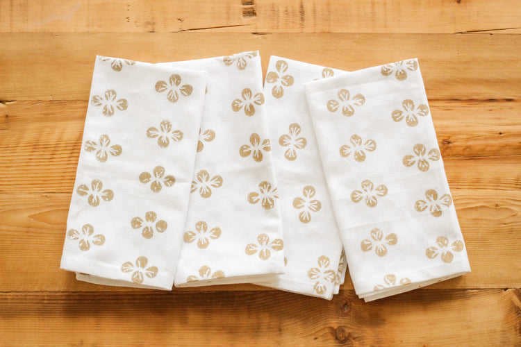 Vara Holiday Tablescape: Table Throw + Dinner Napkins Set